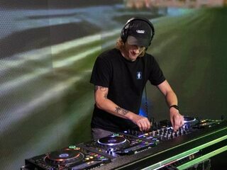 Download, stream en luister de 10-Minuten-Mix