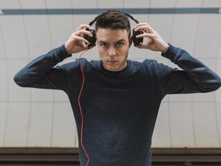 10% van jongeren heeft last van oorsuizen door o.a. concerten