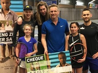 Barry Atsma haalt €1142 op voor 3FM Serious Request!