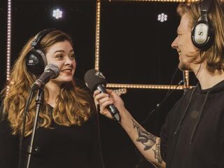 Linde Schöne covert 'Every Teardrop Is A Waterfall' van Coldplay in het Nederlands