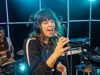 Roos Blufpand is de muzikale tegenhanger op de perfectie van internet