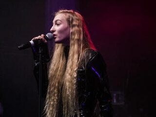 S10 en Yade Lauren op nieuwe Eredivisiebal