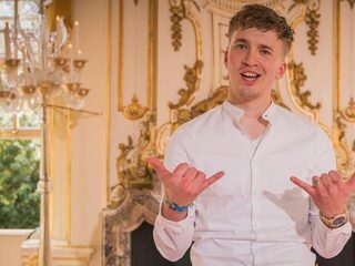 Snelle doet 'Vogelvrij', 'Alleen Maar Gelukkig' en 'Samen'