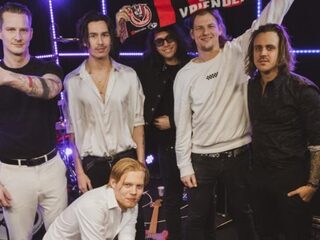 Ten Times A Million in de 3FM Live Box