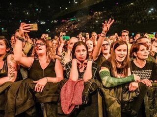 Zó ver gaan fans voor hun favoriete artiesten