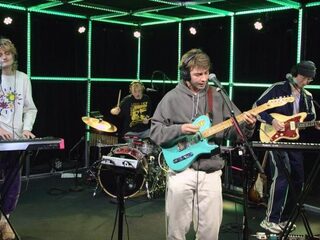 Banji speelt 'Listen' en een Tame Impala-cover in de 3FM Live Box