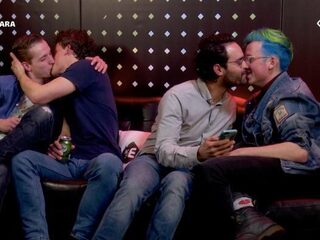 Zoenen tegen homofobie bij 3FM