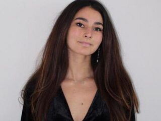 Sharifa (25) heeft emetofobie: ze is extreem bang om over te geven