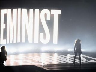 8 stoere chicks voor boven je bed