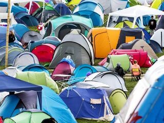 Kappen met tenten achterlaten op festivals, graag