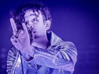5 redenen waarom jij The 1975 MOET zien op Pinkpop