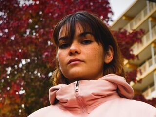 Loïs (24) komt op voor vrouwen die slachtoffer zijn van seksueel geweld