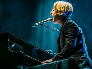 Tom Odell betovert de AFAS Live met simpelweg zijn piano