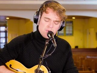 Emil Landman live in de Singelkerk met 'Just Tell Him It's Over'