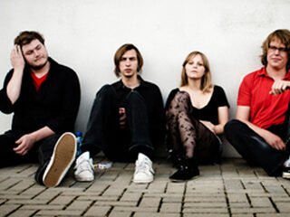 Serious Talent Live met Houses