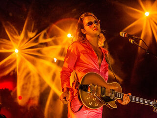 Jett Rebel laat zijn nieuwe album horen in de India