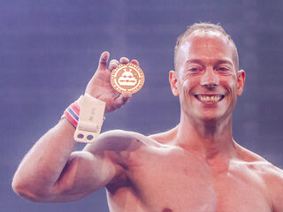 Yuri van Gelder in de ringen op Lowlands