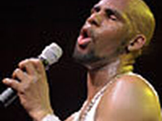 R. Kelly bij officiële opening WK