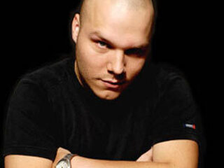 Domien elke nacht en Bert erbij