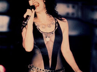 Cher klaagt platenmaatschappij aan