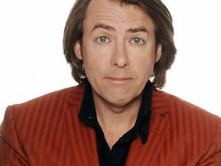 Tv-ster Jonathan Ross geschorst
