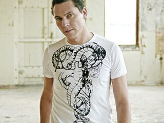 DJ Tiësto leent muziek aan DJ Hero