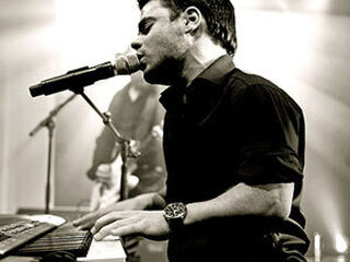 VanVelzen doet een huiskamerconcert