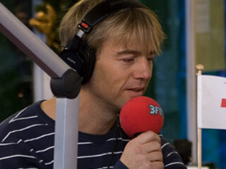 Antonie Kamerling verrast Giel