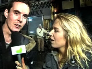 Marleen van 101.tv neemt shoarma mee