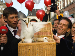 Daar komen de bruid...egommen!