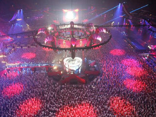 Sensation White breidt uit