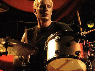 Het businessmodel van drummer Josh Freese
