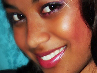 Tania Christoper via Youtube getekend bij 8Ball