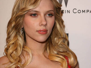 Scarlett Johansson begint band met Haim-bassist Este