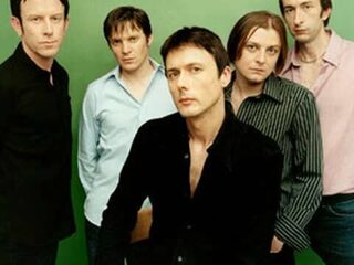 Suede brengt eerste vijf albums opnieuw uit