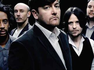 Kort interview met Pete Turner. De bassist van Elbow.