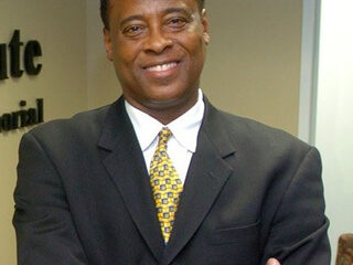 Politie doet inval bij arts Michael Jackson