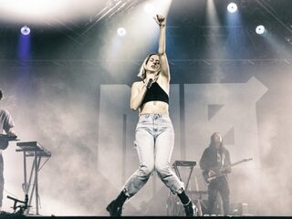 MØ in 5 Essential Tracks over haar grote helden