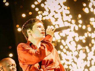 Wát zingt Christine & The Queens nou in 'People, I've Been Sad'?