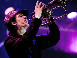 Kyteman speelt op Symphonica in Rosso met Sting