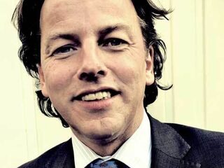 Moet Minister Koenders wel doneren?