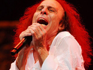 Ronnie James Dio ernstig ziek