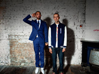 The Opposites met vrienden in de Paradiso