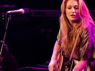 Miss Montreal zingt mee met eigen kerstsingle