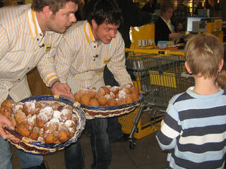 Sander en Filemon in de supermarkt