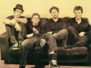 Luister exclusief naar het debuutalbum van Want Want