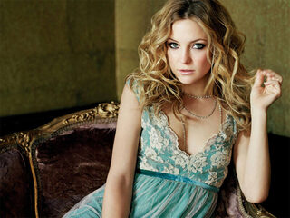 Kate Hudson laat kleedkamers Vampire Weekend slopen