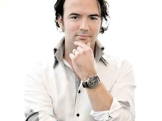 Gerard Ekdom presenteerde TopPop Recollected