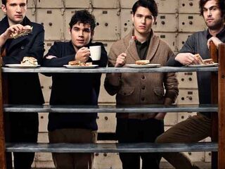 Vampire Weekend biedt Saab-fans excuses aan