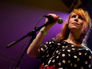 Janne Schra live in de Bende